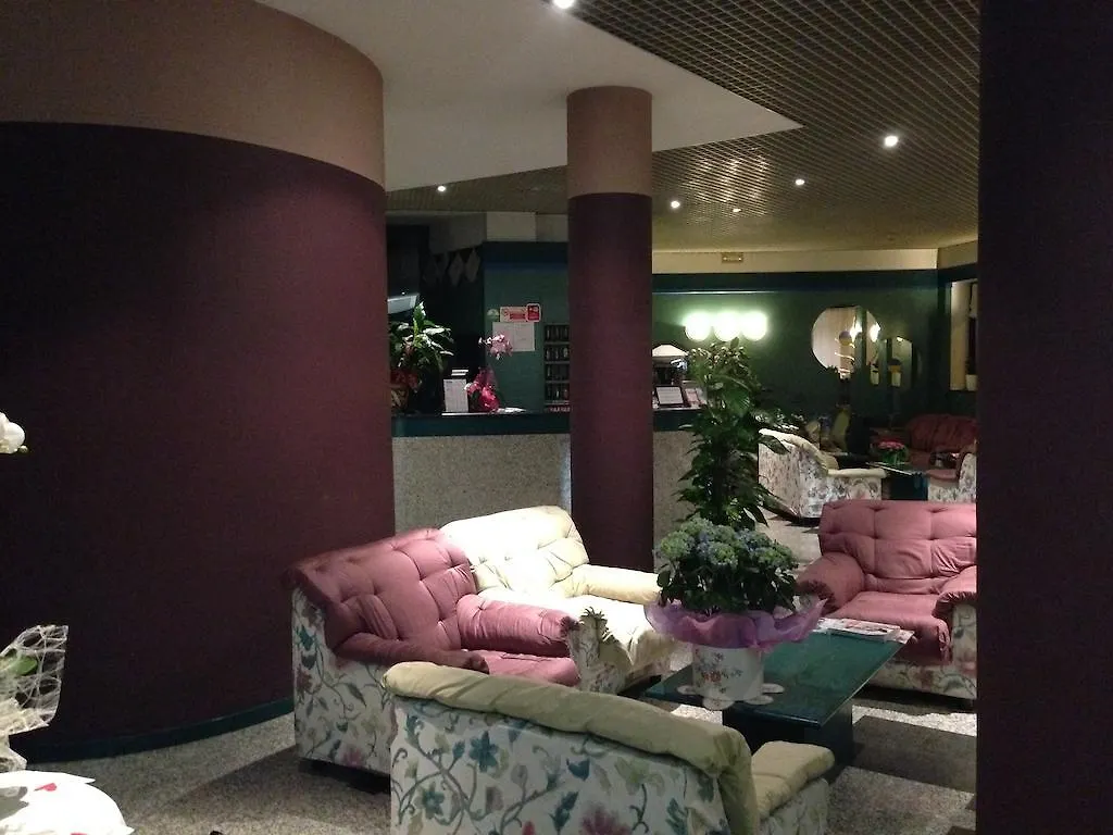 Hotel Plaza Desenzano del Garda 3*,  Italia