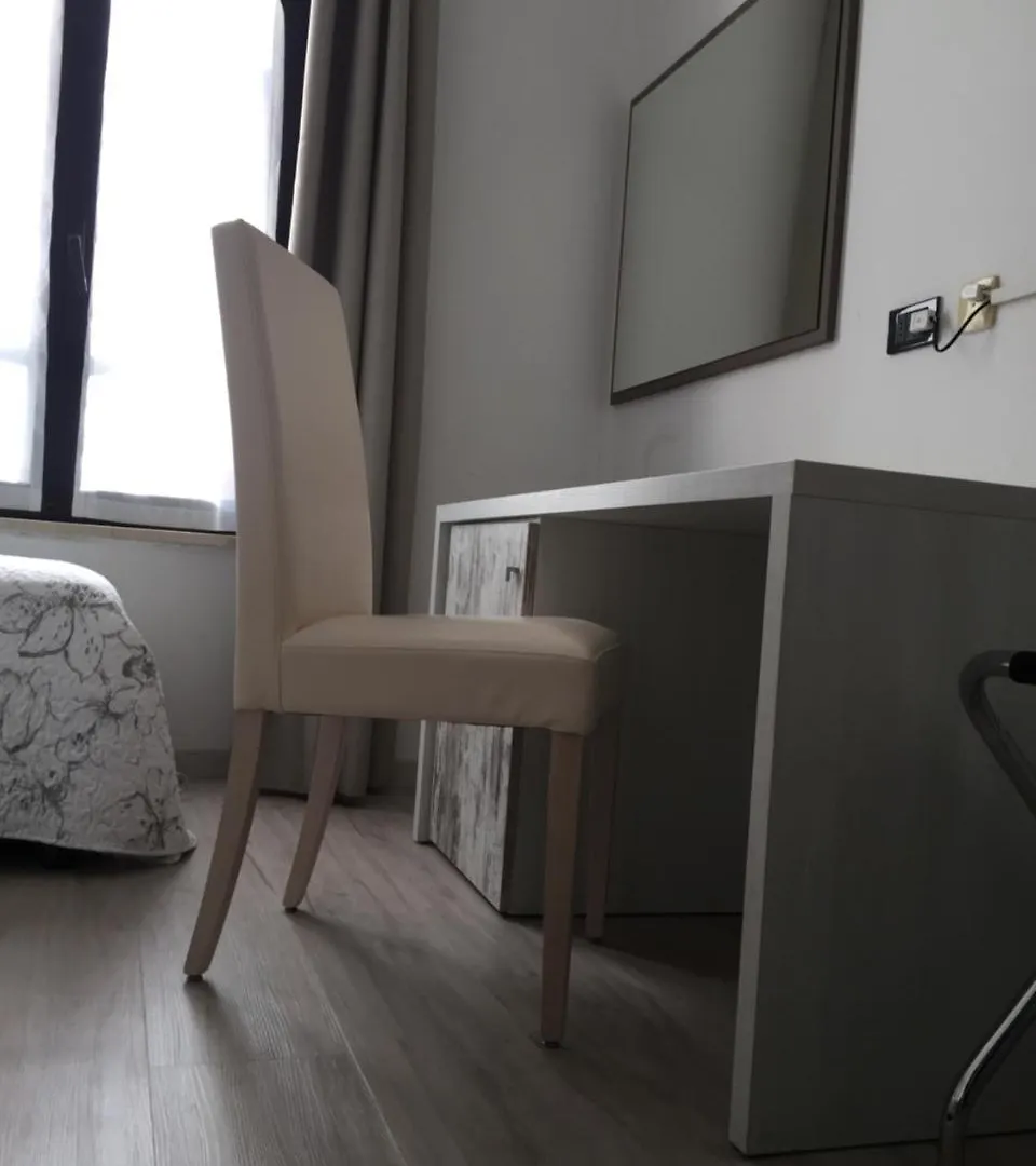 Hotel Plaza Desenzano del Garda 3*,  Italia