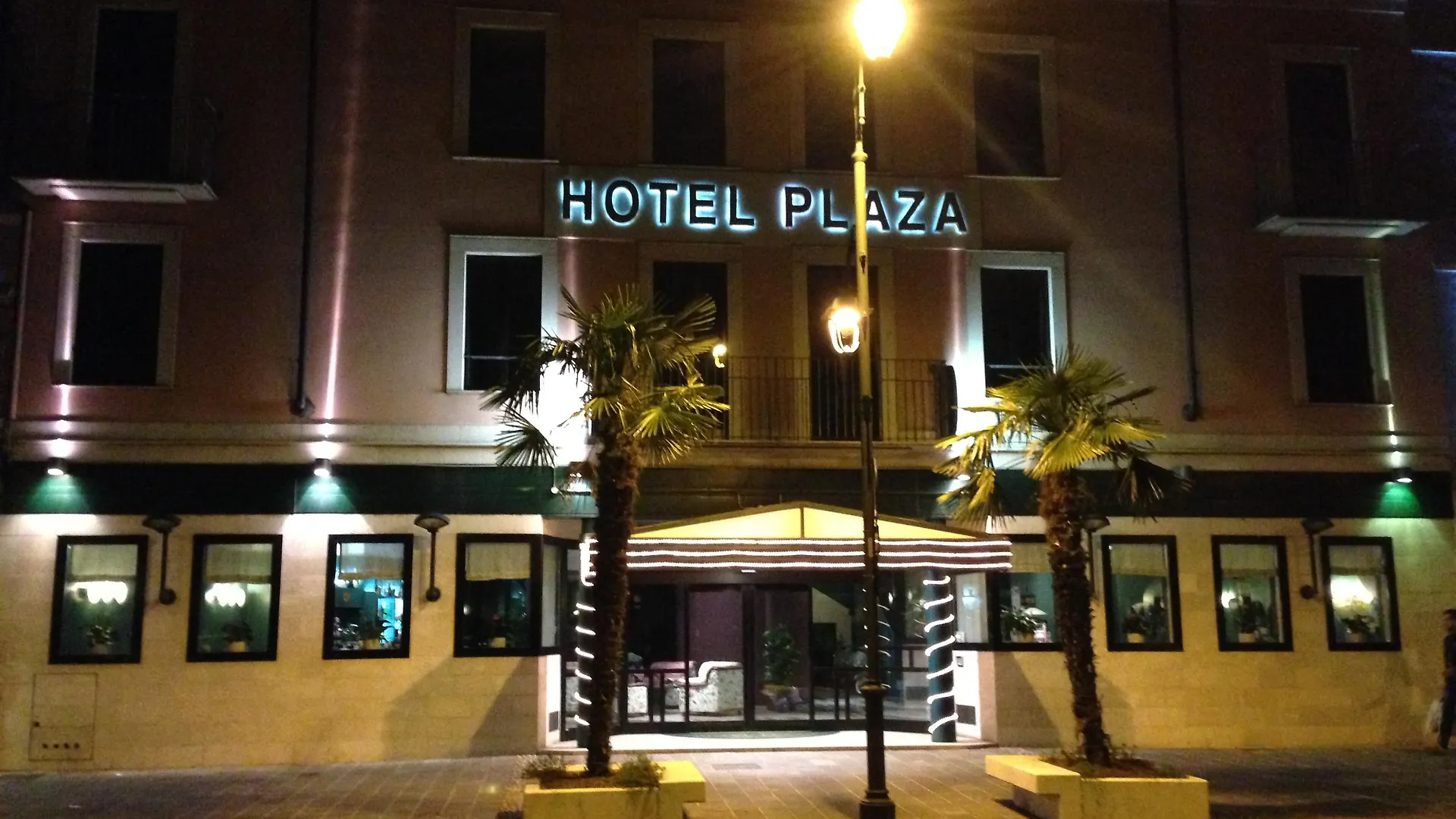 Hotel Plaza Дезенцано-дель-Гарда