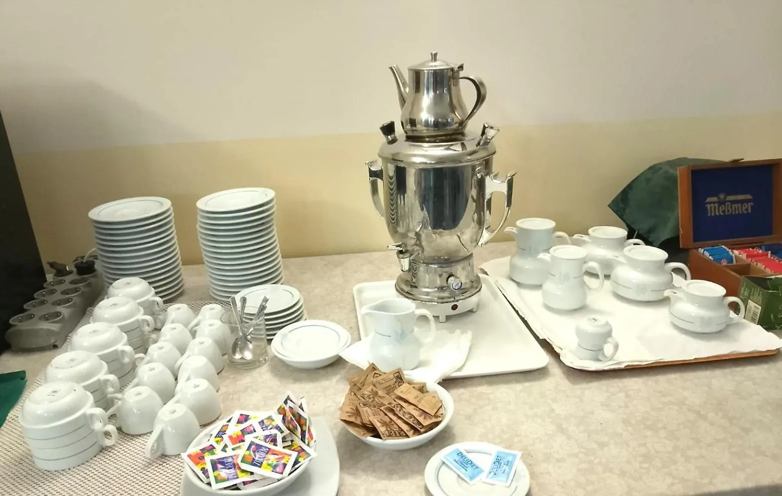 ***  Hotel Plaza Дезенцано-дель-Гарда Италия